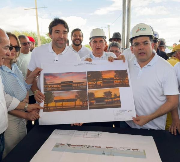 Rafael Fonteles, Marden Menezes e Antônio Reis visitam obras de revitalização do Cais da Beira Rio