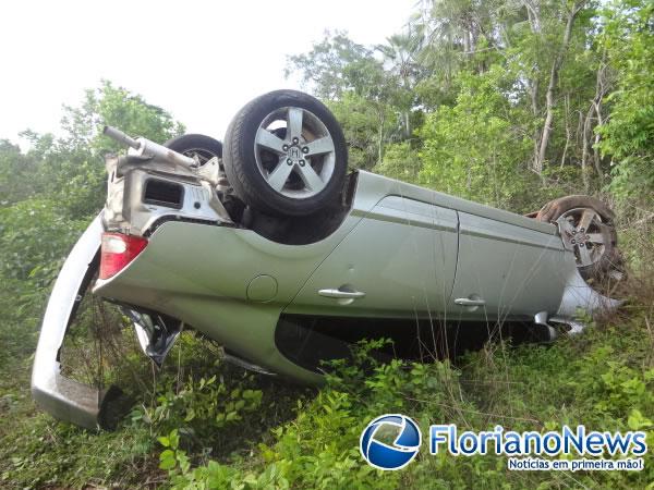 Grave acidente entre moto e carro deixa v&iacute;tima fatal na PI-140.(Imagem:FlorianoNews)