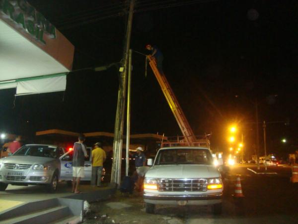 Instala&ccedil;&atilde;o do novo semaforo(Imagem:reda&ccedil;&atilde;o)