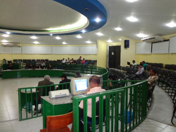 C&acirc;mara Municipal de Floriano realiza sess&atilde;o ordin&aacute;ria da segunda quinzena de fevereiro.(Imagem:FloianoNews)