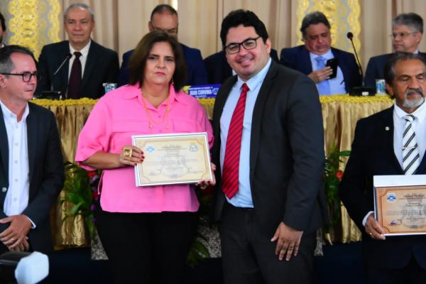 Sess&atilde;o Solene concede t&iacute;tulos de cidadania em homenagem aos 126 anos de Floriano(Imagem:CMF)