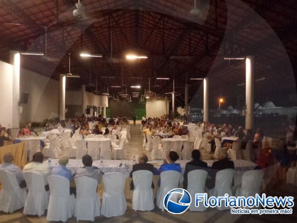 Confraterniza&ccedil;&atilde;o marca posse da nova diretoria da CDL e Associa&ccedil;&atilde;o Comercial.(Imagem:FlorianoNews)