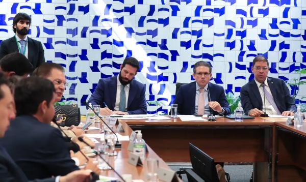 Mesmo reeditado, Câmara pauta urgência para derrubar decreto de IOF