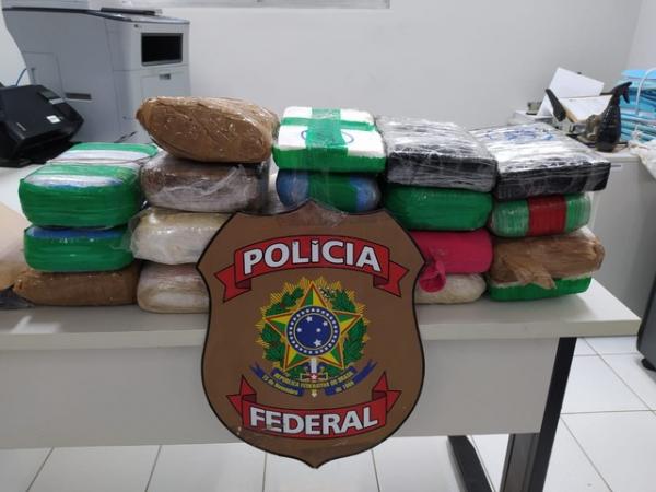 Cerca de 30 kg de maconha e cocaína são encontrados em fundo falso de carro em Parnaíba; homem é pre