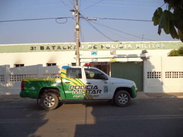 Plantão da PM registra roubo a transeunte e prisão por ameaça em Floriano