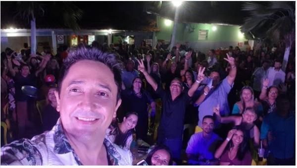 Tom Cleber faz show em Floriano e embala cora&ccedil;&otilde;es apaixonados.(Imagem:FlorianoNews)