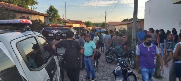 Dois homicídios foram registrados em menos de 3 horas na capital piauiense, na tarde desta sexta-feira (11). Um aconteceu no bairro Parque Sul e o segundo na Vila Irmã Dulce, os do(Imagem:Reprodução)
