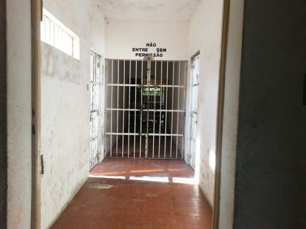 Presos serram grades e fogem da Central de Flagrantes de Parnaíba