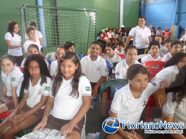 Escola Pequeno Pr&iacute;ncipe realiza Festival de Par&oacute;dias.(Imagem:FlorianoNews)