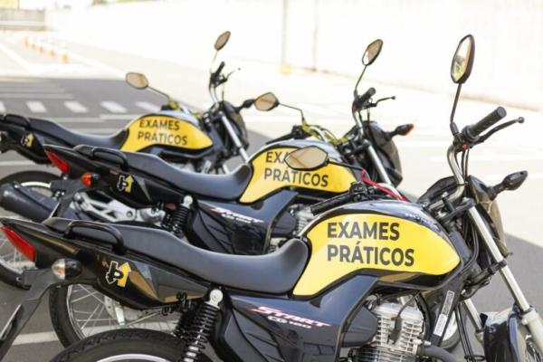 Ve&iacute;culo de exame pr&aacute;tico do Detran-PI.(Imagem:Ccom)