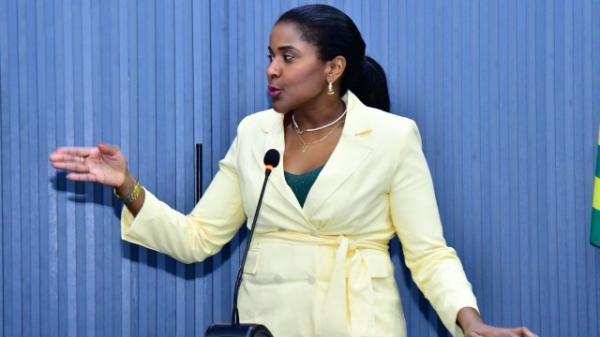 Tribuna Livre: Juíza Mariana Machado conclama população de Floriano a atualizar dados biométricos