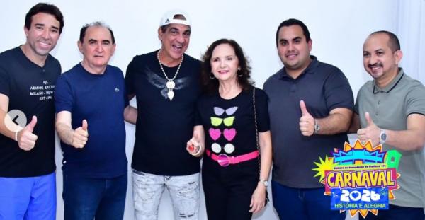 Poder Legislativo marca presen&ccedil;a em arrast&atilde;o com Durval Lelys e refor&ccedil;a apoio ao Carnaval de Floriano(Imagem:Reprodu&ccedil;&atilde;o/Instagram)