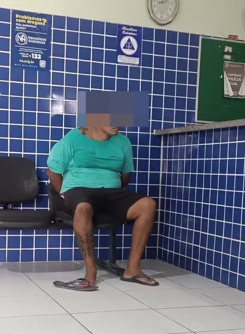 Homem que morreu na Central de Flagrantes pode ter sofrido infarto, diz delegado