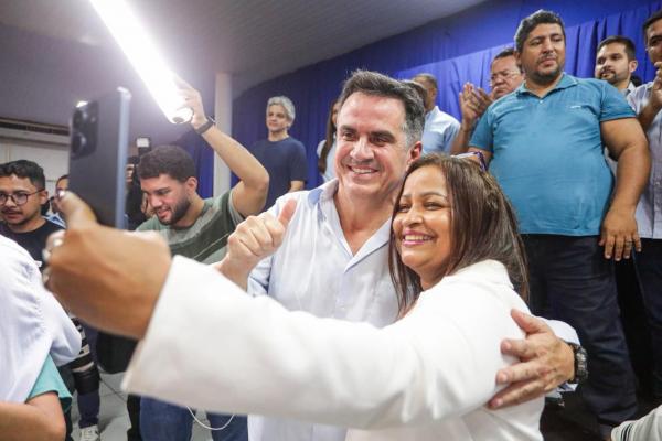  Com Joel nos bra&ccedil;os do povo e Ciro ovacionado, multid&atilde;o recebe pr&eacute;-candidatos na zona Norte(Imagem:Ascom)