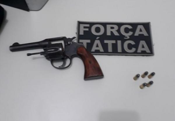Polícia apreende motocicleta e arma usada em assalto na cidade de Francisco Aires
