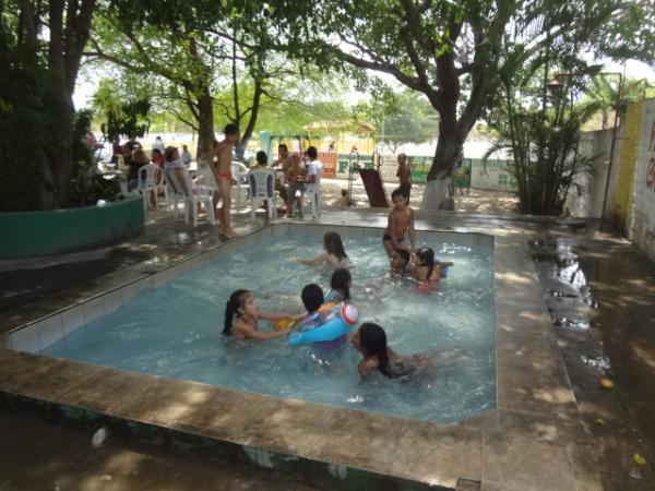 Clube do Professor em Floriano oferece momentos de lazer durante as férias