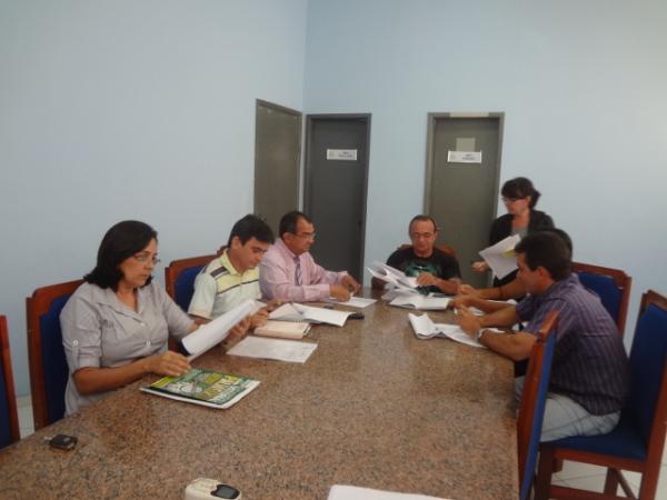 Comiss&atilde;o de Finan&ccedil;a e Justi&ccedil;a se re&uacute;ne na C&acirc;mara Municipal (Imagem:FlorianoNews)