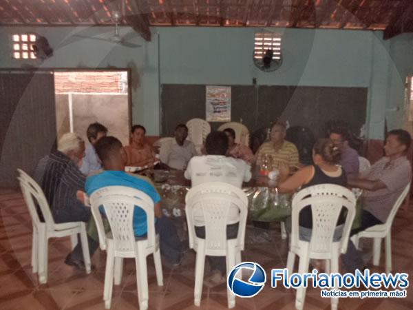 Entidades se re&uacute;nem para melhorar a condi&ccedil;&atilde;o do homem no campo de Floriano.(Imagem:FlorianoNews)