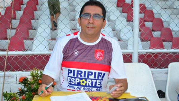 Djalma Morais , presidente do 4 de Julho, aceitou pedido de demiss&atilde;o.(Imagem:Clemilton Silva/Piripiri 40 Graus)