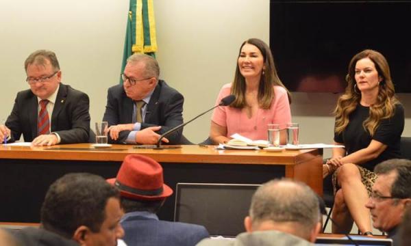 Governo libera cargos federais para deputados do Piauí e demais estados