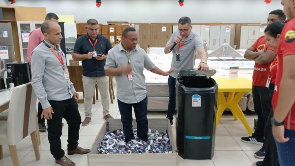 Armaz&eacute;m Para&iacute;ba de Floriano realiza &uacute;ltimo sorteio da campanha de anivers&aacute;rio de 67 anos.(Imagem:FlorianoNews)