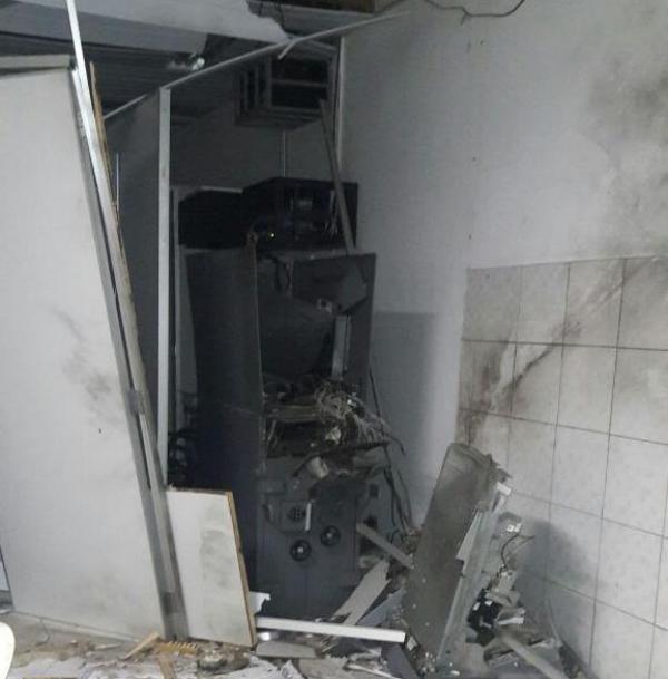Bandidos explodem agência do Bradesco de Monsenhor Gil