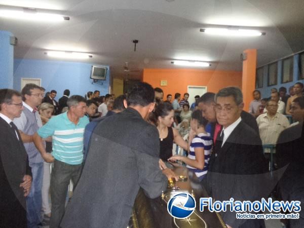 Emo&ccedil;&atilde;o e como&ccedil;&atilde;o marca sess&atilde;o especial e sepultamento do Secret&aacute;rio Gonzaga Carvalho. (Imagem:FlorianoNews)