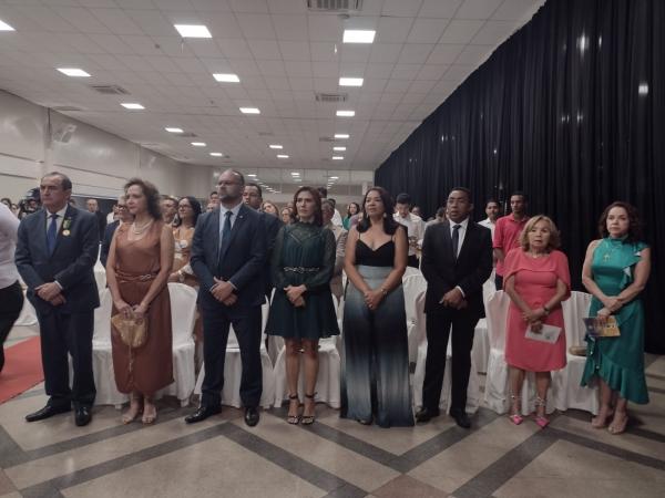 Floriano celebra personalidades com a entrega da Medalha do M&eacute;rito 