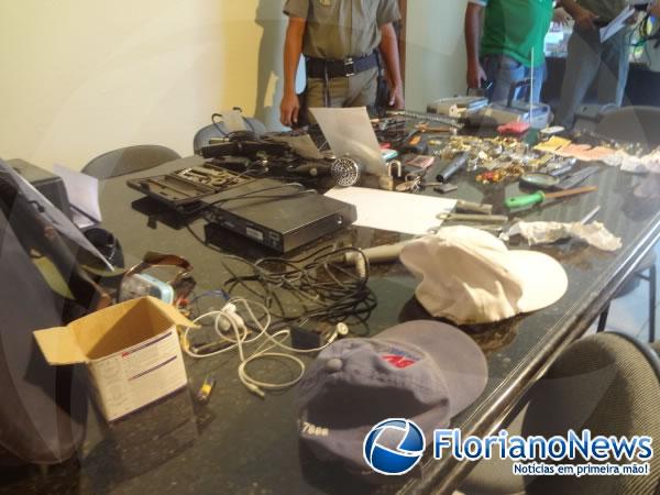 Pol&iacute;cia Militar apreende drogas e produtos de roubo no bairro Taboca.(Imagem:FlorianoNews)