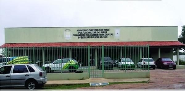 Homem se passa por paciente, rende policial dentro de hospital e rouba arma