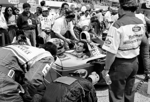 Ayrton Senna concentrado antes da largada do fat&iacute;dico GP de San Marino.(Imagem:Dario Mitidieri/Getty Images)