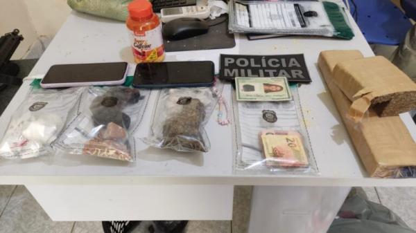Passageira de van é presa em flagrante durante blitz com drogas escondidas na mercadoria