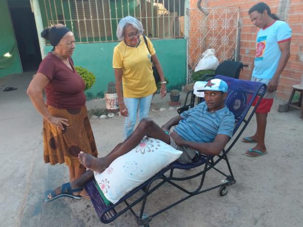 Lions Clube e Facim faz doa&ccedil;&atilde;o de cadeiras de rodas em Floriano.(Imagem:FlorianoNews)