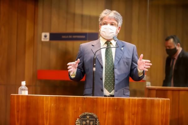 Gustavo Neiva acusa governo de perseguir a prefeitura de Bom Jesus