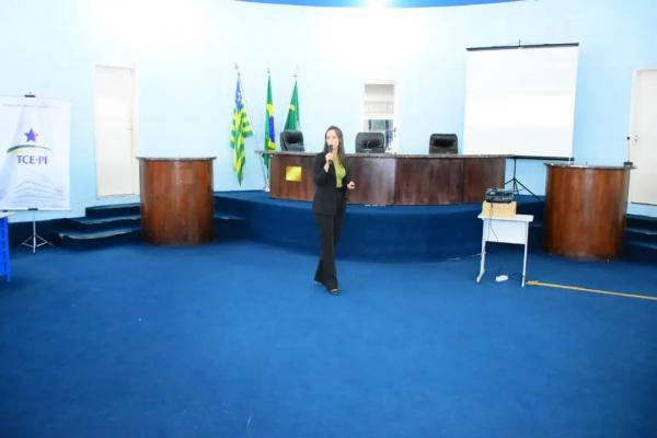  C&acirc;mara de Floriano sedia a 2&ordf; Oficina Regional do TCE sobre Folhas de Pagamento no Piau&iacute;(Imagem:CMF)