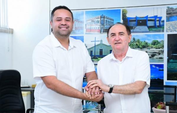 Antônio Reis anuncia Akássio Alves como novo secretário de Esporte e Lazer de Floriano