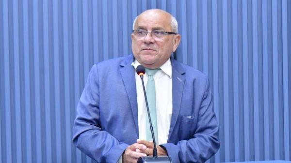 Vereador Antônio José Barbosa requisita calçamento para o Assentamento Casulo