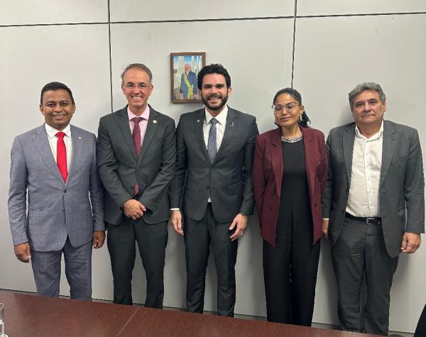 Implantação do curso de Medicina em Floriano é prevista para 2026