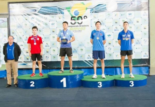 Rafael Alves é bronze no Brasileiro de tênis de mesa e fica em 2º na categoria