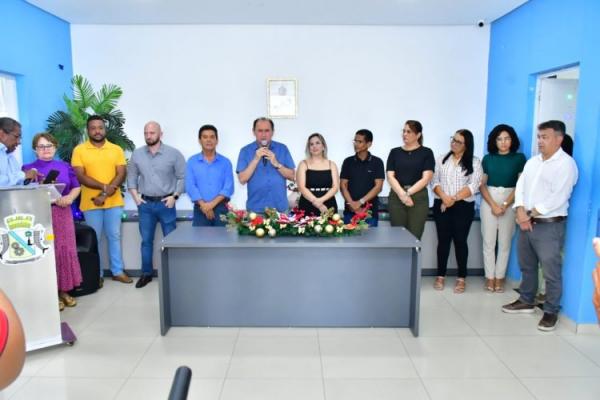  Assist&ecirc;ncia Social de Floriano recebe ve&iacute;culo 0 km para refor&ccedil;o das atividades(Imagem:Secom)