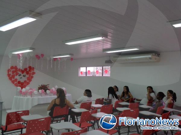 Cajueiro Motos homenageia colaboradoras pela passagem do Dia das M&atilde;es.(Imagem:FlorianoNews)