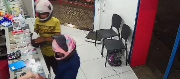 Dupla assalta duas farmácias em Floriano na noite desta sexta-feira