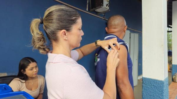 Prefeitura de Floriano intensifica combate &agrave; dengue com vacina&ccedil;&atilde;o de motoristas e a&ccedil;&otilde;es de conscientiza&ccedil;&atilde;o(Imagem:Secom)