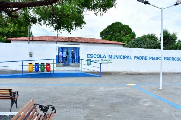 Prefeitura entrega reforma e novo laboratório de informática da Escola Pe. Pedro Barroso