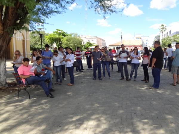Servidores federais realizam ato p&uacute;blico em Floriano.(Imagem:FlorianoNews)