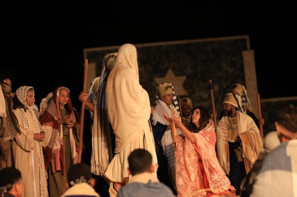 P&uacute;blico recorde: 15 mil pessoas assistem &agrave; Paix&atilde;o de Cristo em Floriano(Imagem:Francisco Gondim/Grupo Escalet)