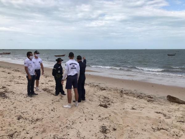 Embarcação encalha em área de proteção ambiental no Litoral do Piauí