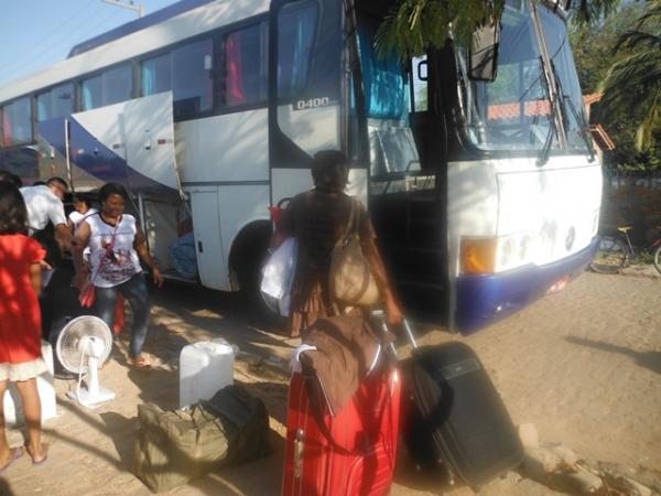 Romeiros baronenses viajam com destino ao Canind&eacute;.(Imagem:FlorianoNews)
