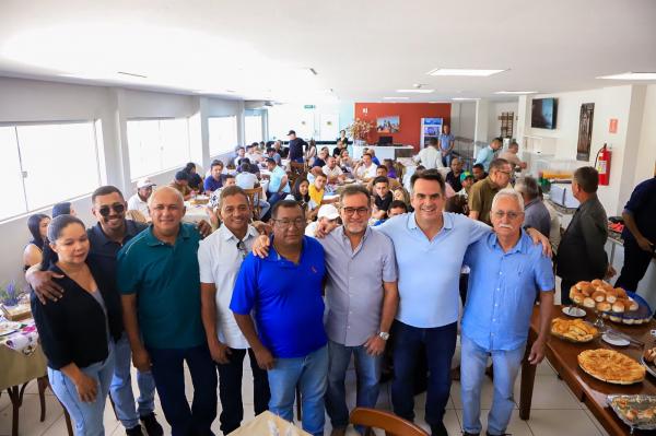 Ciro Nogueira destaca investimentos na saúde e recebe apoio popular em agenda pelo interior do Piauí