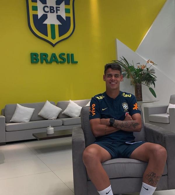 Em fim de contrato com o Flamengo, zagueiro sub-20 é convocado para treinos da Seleção nos EUA